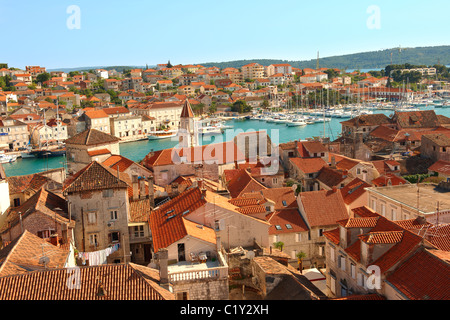 Blick von der Dachterrasse der Trogir Kroatien Stockfoto