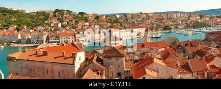 Blick von der Dachterrasse der Trogir Kroatien Stockfoto