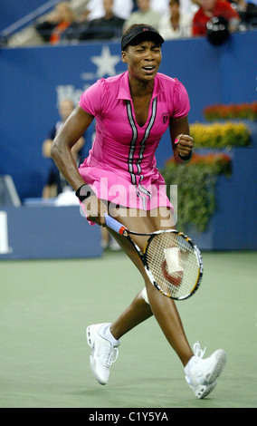 Venus Williams aus den USA im Kampf gegen Magdalena Rybarikova der Slowakei tagsüber fünf der 2009 US Open am Stockfoto