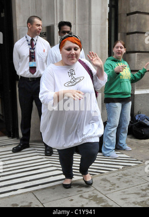 Beth Ditto verlassen die BBC Radio 2 Studios London, England - 07.09.09 Stockfoto