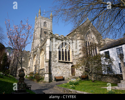 Außenseite des Fowey Pfarrei Kirche St Fimbarrus South Street Fowey Cornwall UK Stockfoto