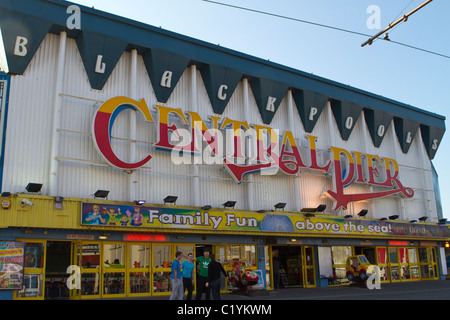 Central Pier Vergnügungen Blackpool Stockfoto