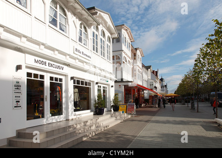 am Meer Bäderarchitektur in der Hauptstraße in Binz, Deutschland; An der Hauptstraße in Binz Stockfoto