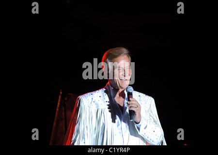 27. März 2011, Sacramento, CA - führt Pat Boone auf der Bühne im Thunder Valley Casino in Rocklin, Kalifornien Stockfoto