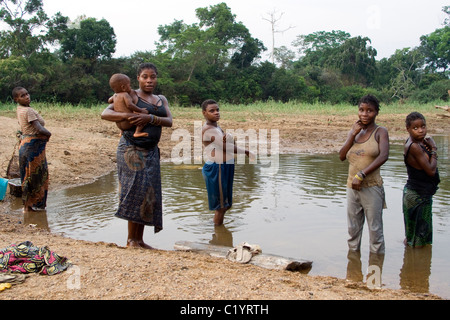 Pygmäen, Betou, Ubangi Fluß, Republik Kongo Stockfoto