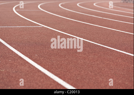 7 Bahnen 8 Spur Laufschiene Laufschiene und Feld Oberfläche alle Wetter Leichtathletik im freien Stockfoto