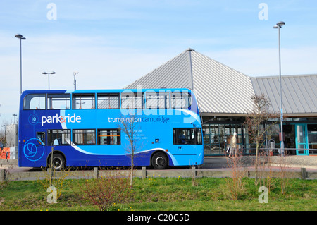 Double Decker Cambridge Park & Ride Bus & Coach Stop Tierheim in Trumpington aus der Stadt Parkplatz & Abholpunkt Cambridgeshire East Anglia England Großbritannien Stockfoto