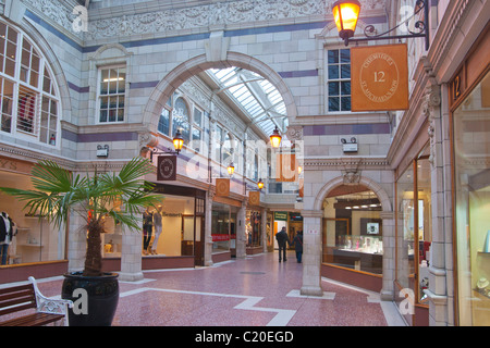 Chester Stadtzentrum, Grosvenor Arcade, England, März 2011 Stockfoto