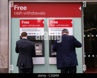 HSBC-Geldautomat der Strang-London Stockfoto