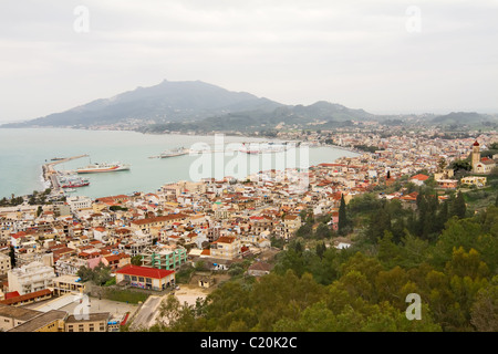 Eine hohe Aussicht auf die Hauptstadt Stadt Zakynthos Island, Griechenland Stockfoto