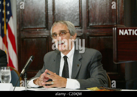 James Wasserman bemerkt Autor & Symbolik der Freimaurerei James Wasserman und Akram R. Elias, letzten Großmeister des Bezirks Stockfoto