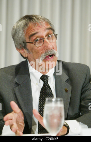 James Wasserman bemerkt Autor & Symbolik der Freimaurerei James Wasserman und Akram R. Elias, letzten Großmeister des Bezirks Stockfoto