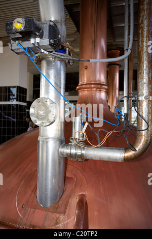 Kupfer Bier Wasserkocher, Bottiche, Messing Kessel, Brauer, Bierbrauer, Bier brauen, Brauerei, Kupfer Bierbrauen Panzer, Stockfoto