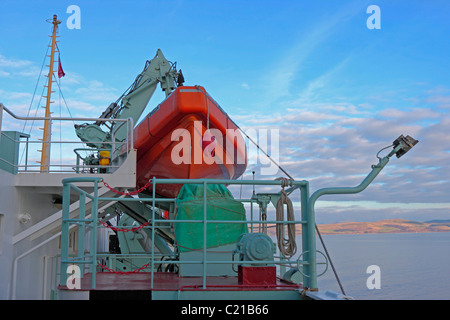 Rettungsboot auf der Kennacraig auf Port Askaig Fähre Stockfoto