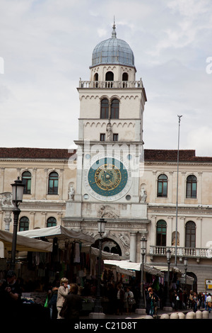 Torre Dell'Orologio der Palazzo del Capitanio in Padua Italien gehört. Stockfoto