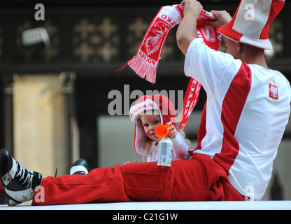 Atmosphäre der 72nd jährlichen Pulaski Day Parade statt auf 5th Avenue New York City, USA - 04.10.09 Stockfoto