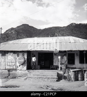 Dorf laden, Tunesien, Afrika, 1950er Jahre. Eine Fotografie von J Allan Cash. Stockfoto