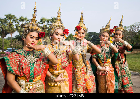 Thai Tänzer auf dem Loi Krathong Festival in Sukhothai, Thailand Stockfoto