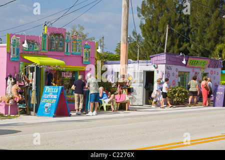 Hübsche bunte Geschäfte auf Pine Island Road in Matlacha Florida Stockfoto