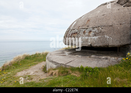 Alte deutsche Bunker aus dem zweiten Weltkrieg, die den Atlantik gehörten, Wand in Hirtshals, Dänemark Stockfoto