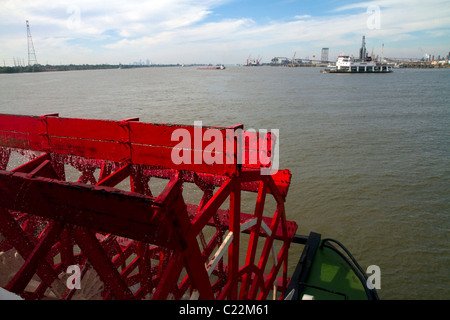 Schaufelrad von der SS Natchez-Dampfer auf dem Mississippi in New Orleans, Louisiana, USA. Stockfoto