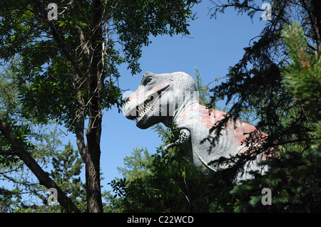 Tyrannosaurus Rex Dinosaurier an der Calgary Zoo Prehistoric Park, Alberta, Kanada Stockfoto