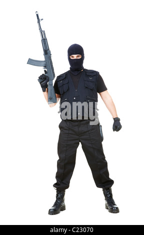 Porträt des gefährlichen Banditen in schwarz tragen Sturmhaube und Holding-Pistole in der hand Stockfoto