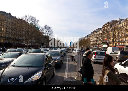 Im Stau auf der Champs-Elysées, Paris, Studio Lupica Stockfoto