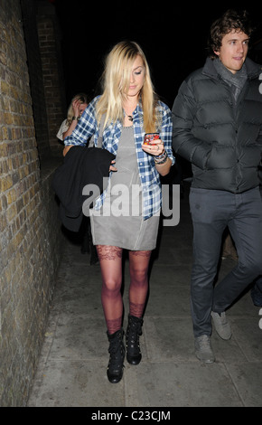 Kommen Sie Fearne Cotton, für das Robbie Williams Konzert im Rahmen der BBC Electric Proms Festival im Roundhouse London, England Stockfoto