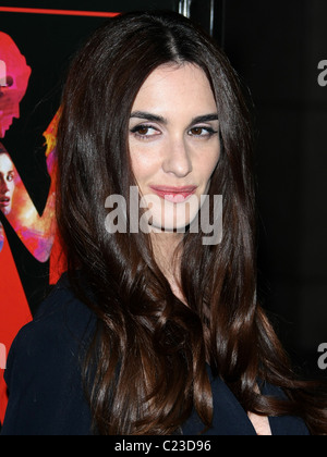 PAZ VEGA CAT RUN PREMIERE HOLLYWOOD LOS ANGELES Kalifornien USA 29. März 2011 Stockfoto