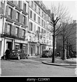 1950s, Frankreich. Eine ruhige Seitenstraße, Rue Henri Monnier, Montmartre, Paris, in diesem historischen Bild von J Allan Cash. Stockfoto