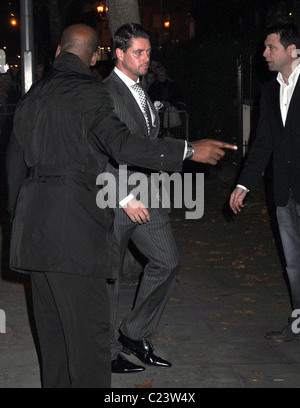 Keith Duffy kommt im Bestattungsinstitut Jennings, helfen Stephen Gatelys Sarg nach St. Laurence O' Toole Kirche Dublin bewegen, Stockfoto