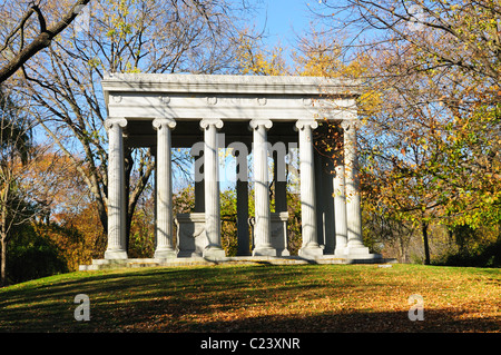 Graceland Friedhof ist die letzte Ruhestätte für Potter Palmer aus Chicago's Geschichte und Vergangenheit. Chicago, Illinois, USA. Stockfoto