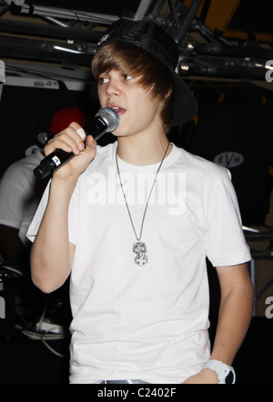 Justin Bieber kanadische Sänger Justin Bieber Private Performance für KLUC Radio im Hard Rock Cafe. Las Vegas, Nevada- Stockfoto