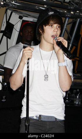 Justin Bieber kanadische Sänger Justin Bieber Private Performance für KLUC Radio im Hard Rock Cafe. Las Vegas, Nevada- Stockfoto