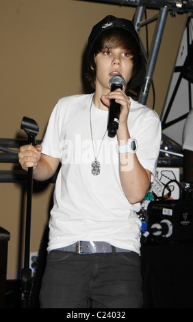 Justin Bieber kanadische Sänger Justin Bieber Private Performance für KLUC Radio im Hard Rock Cafe. Las Vegas, Nevada- Stockfoto