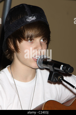 Justin Bieber kanadische Sänger Justin Bieber Private Performance für KLUC Radio im Hard Rock Cafe. Las Vegas, Nevada- Stockfoto