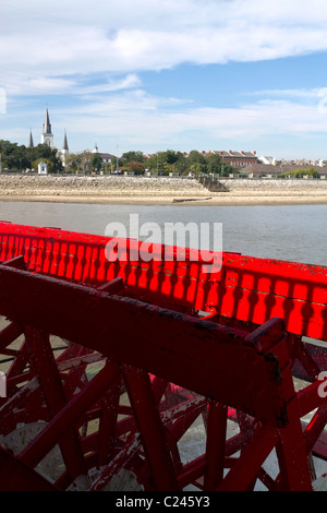 Schaufelrad von der SS Natchez-Dampfer auf dem Mississippi in New Orleans, Louisiana, USA. Stockfoto