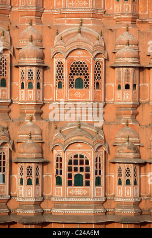 Detail der Hawa Mahal, auch bekannt als der Palast der Winde in Jaipur, Indien Stockfoto