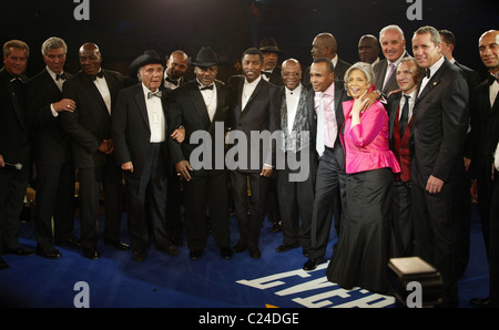 Box-Legenden wie Pattis Austin, Joe Roberts, DC Bürgermeister Adrian Fenty und Mr-Baseball-20. Jahrestag der Fight Night. Stockfoto