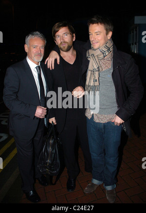 Craig Kelly und Dean Lennox kommen wieder in ihrem Hotel nach dem Besuch der Samstagabend Show "Strictly Come Dancing" Blackpool, Stockfoto