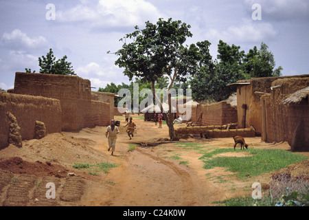 Traditionelles Dorf Straßenszene, Minjibir, Kano. Stockfoto