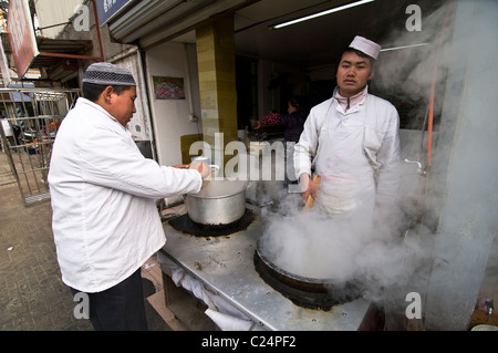 Eine chinesische muslimische noodle Restaurant. Stockfoto