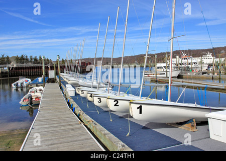 Boote vor Anker für den Winter, Port Jefferson, Long Island NY Stockfoto