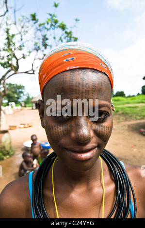 Porträt einer schönen Peul Frau genommen im Norden Benin nahe der Grenze von Niger. Stockfoto