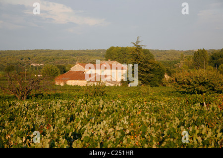 Haus im Bereich Luberon Hills, Vaucluse, Provence, Frankreich. Stockfoto