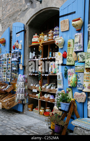 Souvenir-Shop in Les Baux de Provence, Bouches-du-Rhône, Provence, Frankreich. Stockfoto