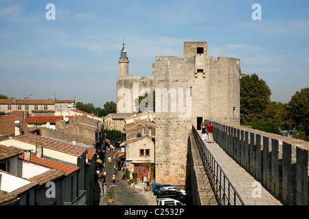 Blick auf die Stadtmauer von Aigues Mortes, Provence, Frankreich. Stockfoto