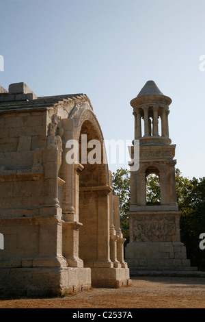 Les Antiques archäologische Stätte in der Nähe von St Remy de Provence, gegründet du Rhône, Provence, Frankreich. Stockfoto