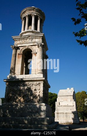 Les Antiques archäologische Stätte in der Nähe von St Remy de Provence, gegründet du Rhône, Provence, Frankreich. Stockfoto